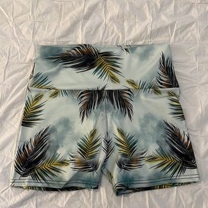 Tropical workout short